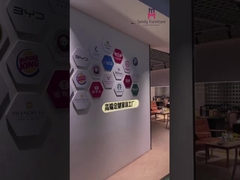 Stolik restauracyjny metalowy z wykończeniem ze skóry