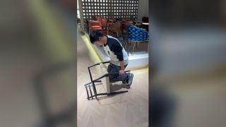 Krzesło do jadalni z rzeźbionego drewna jesionowego o nowoczesnym designie